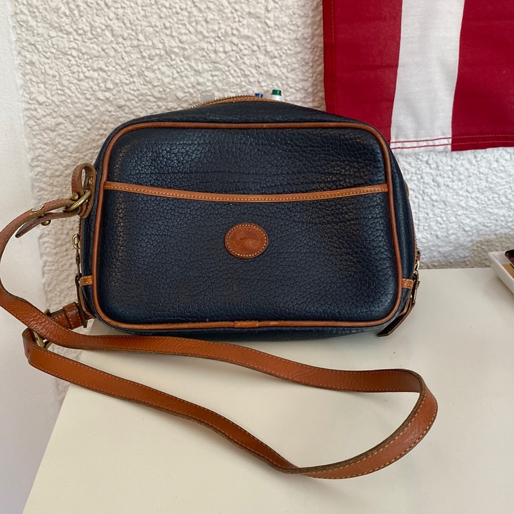 Vintage Dooney and Bourke Crossbody